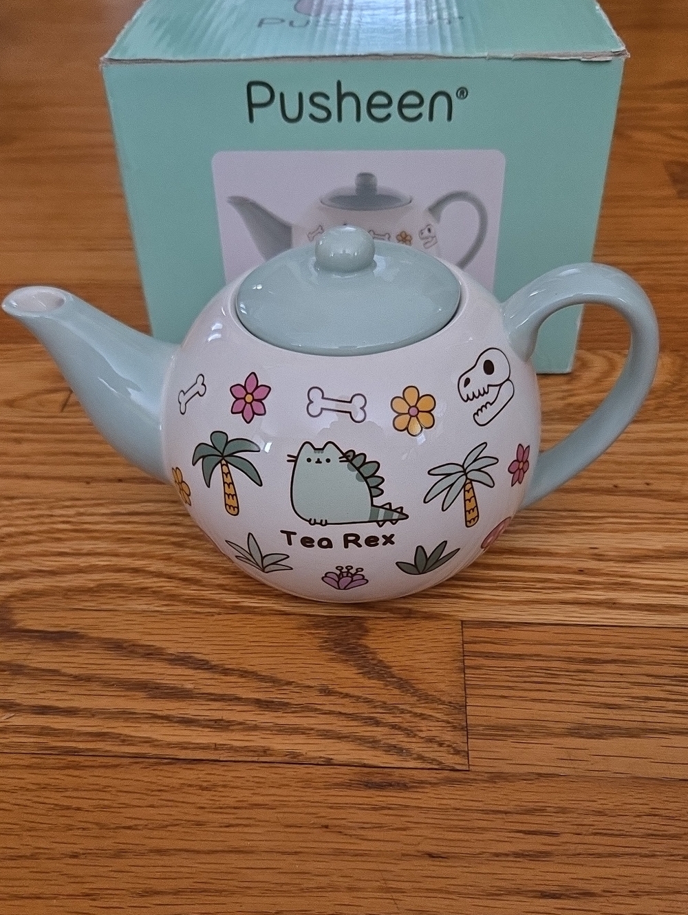 NWT-- Pusheen Ceramic Teapot